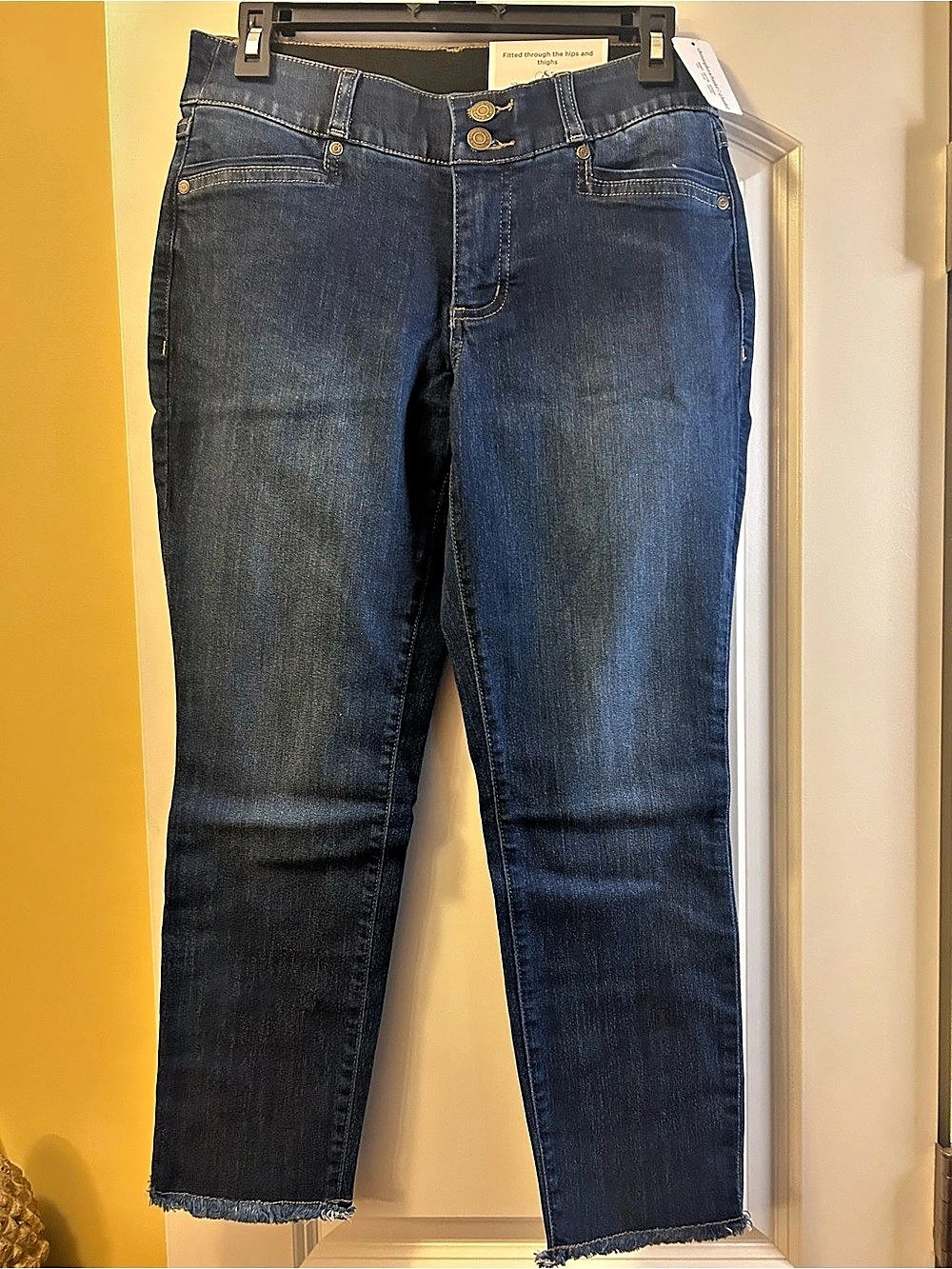 Christopher & Banks Signature Slimming Ankle Shaped Fit Mid-Rise Ankle Jeans